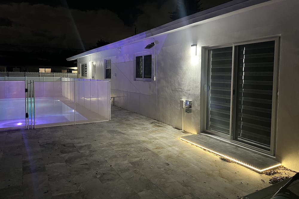 Photo of Outdoor in Biscayne Park