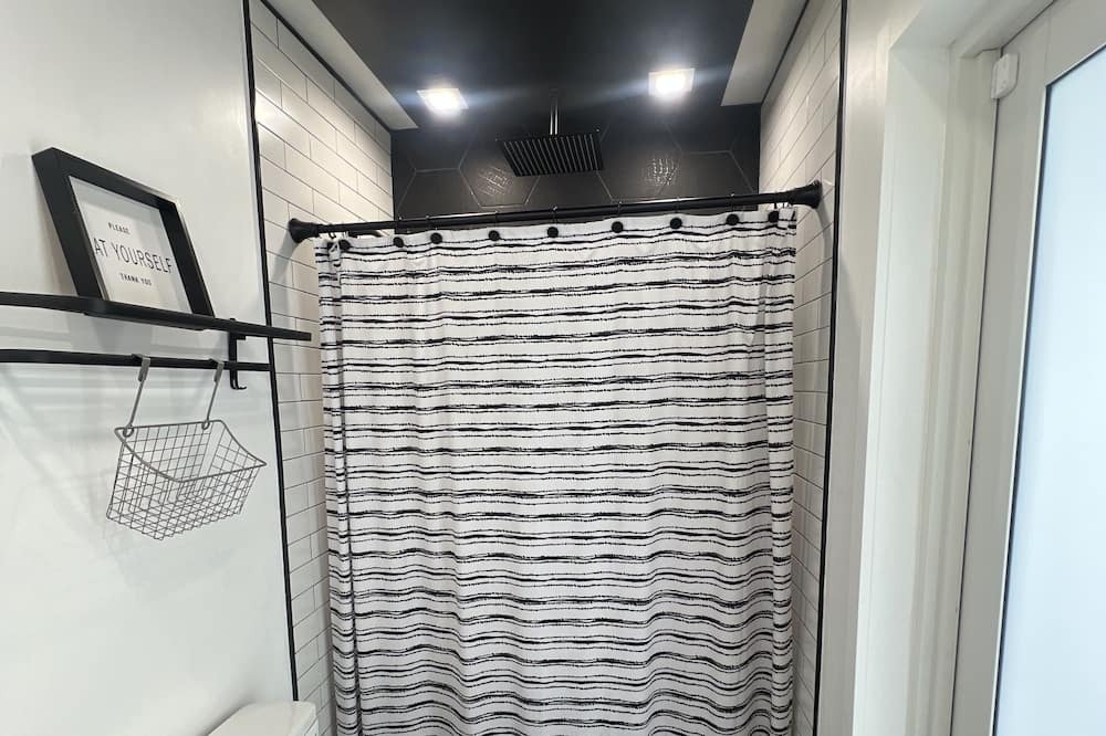 Photo of Bathroom in Biscayne Park