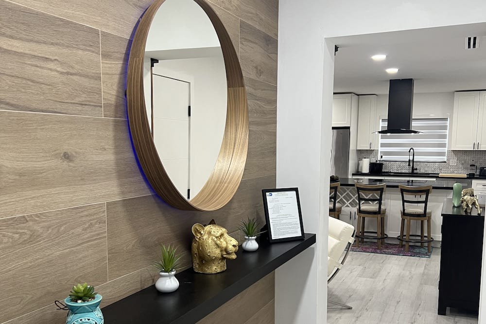 Photo of Bedroom in Biscayne Park