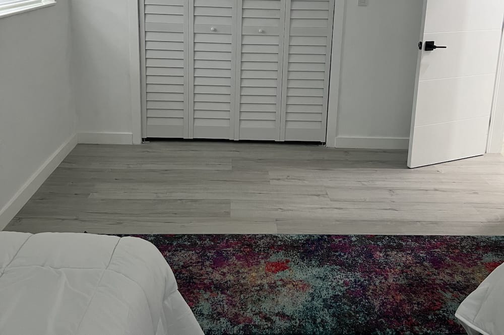 Photo of Bedroom in Biscayne Park