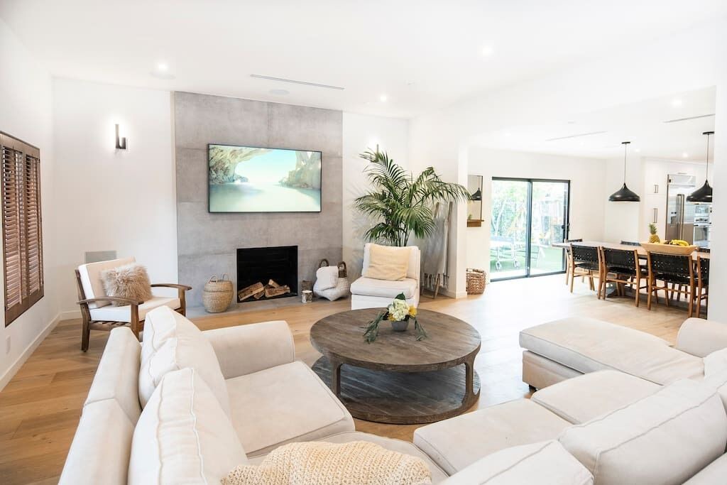 Photo of Livingroom in Miracle Mile
