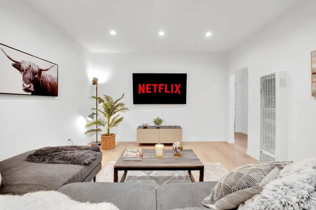 Photo of Livingroom in Valley Village