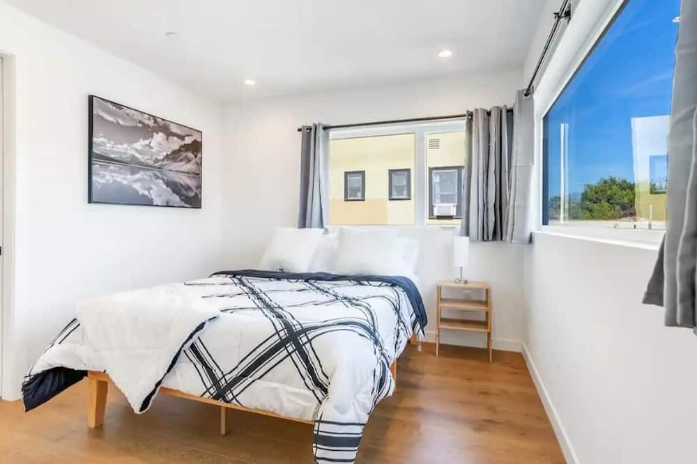 Photo of Bedroom in East Hollywood