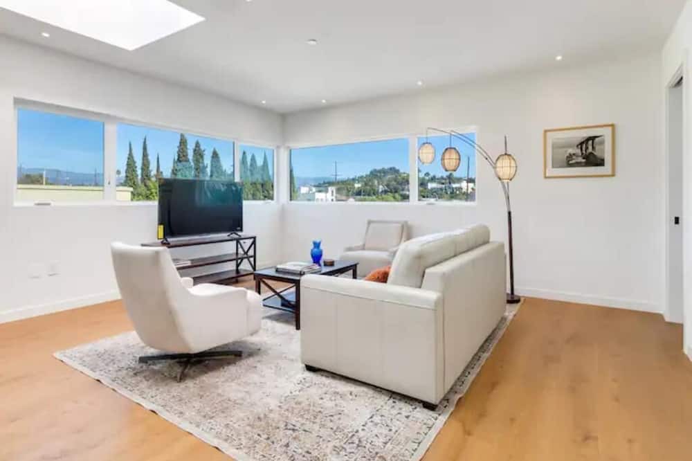 Photo of Livingroom in East Hollywood