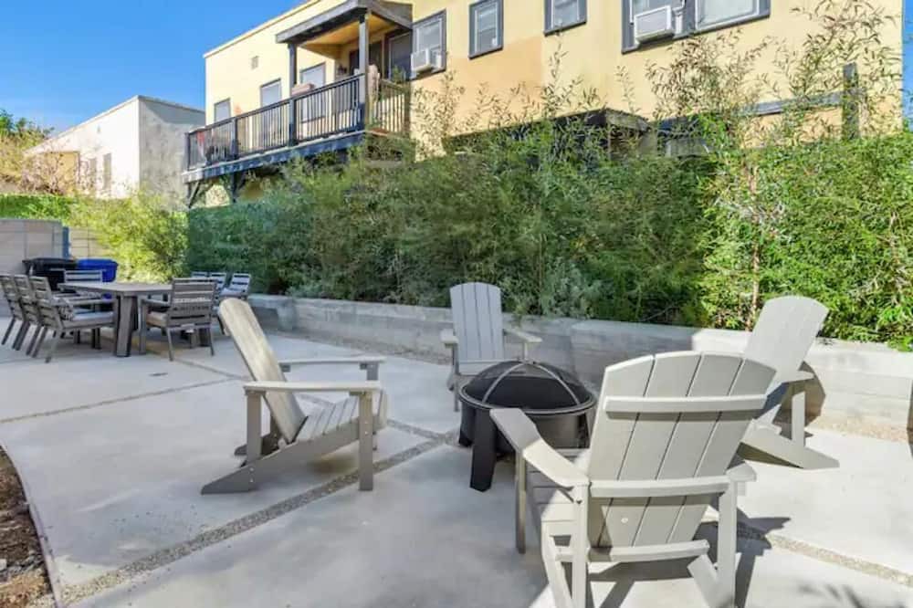 Photo of Outdoor in East Hollywood