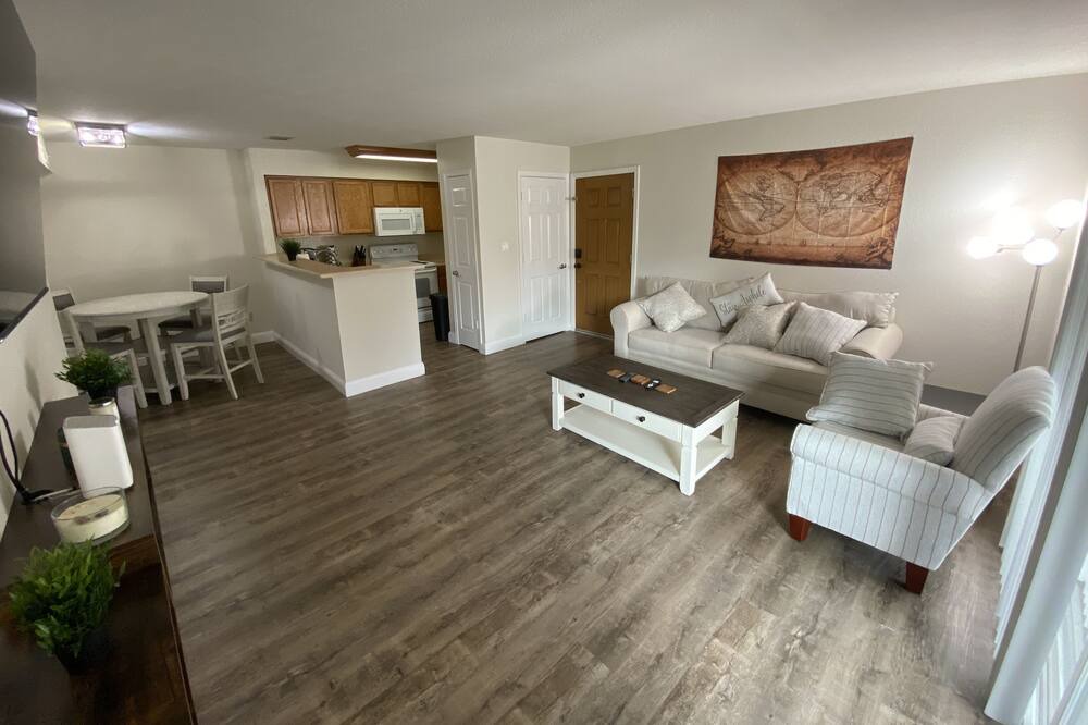 Photo of Livingroom in Downtown