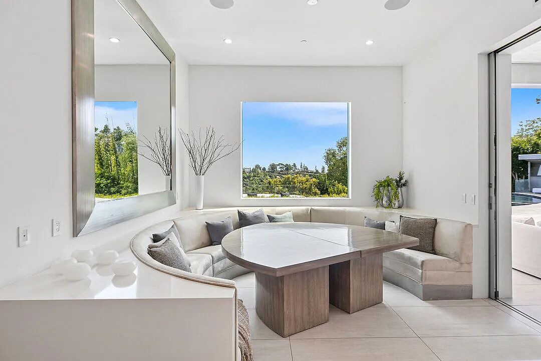 Photo of Others in Bel Air