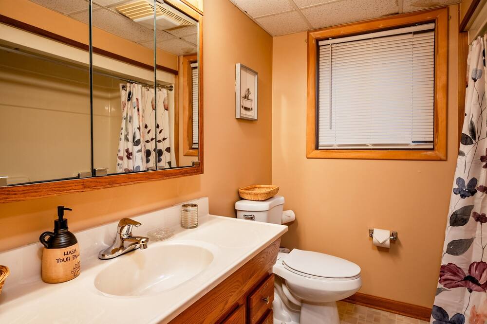Photo of Bathroom in Scottsburg