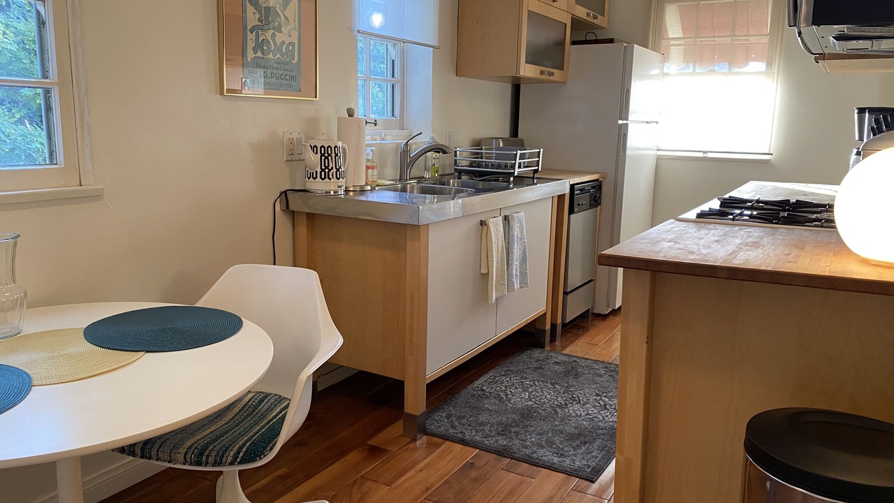 Photo of Kitchen in Greater Wilshire - Hancock Park