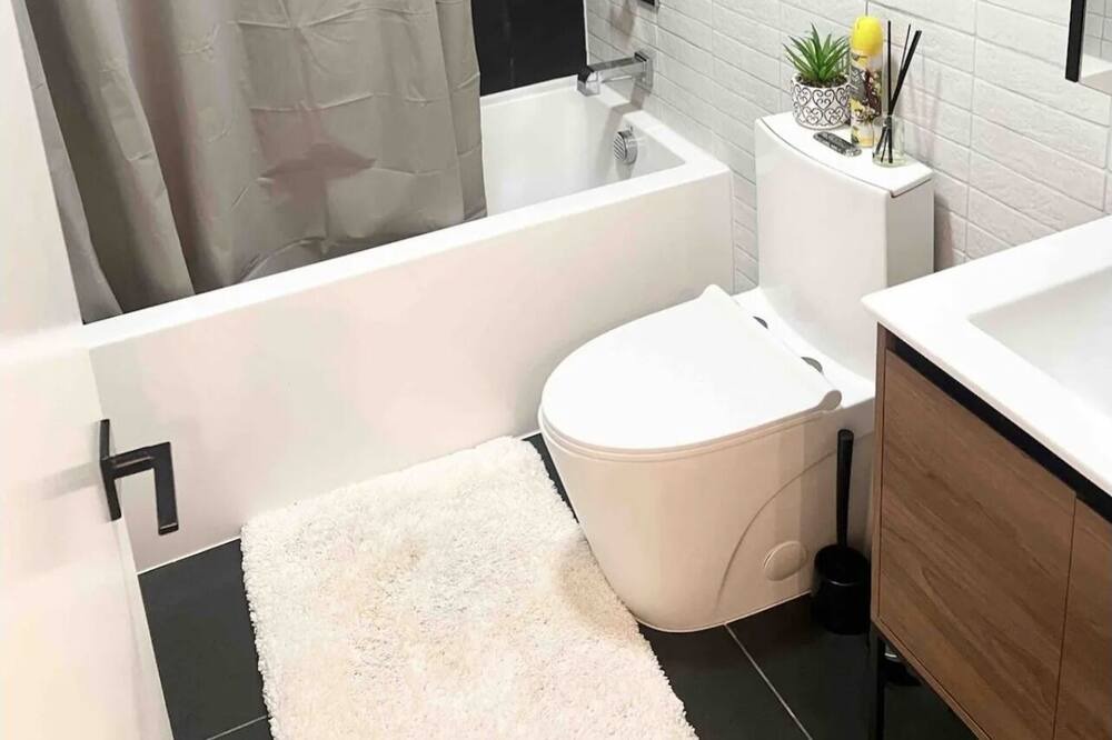Photo of Bathroom in Orange