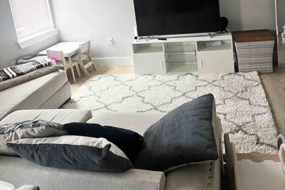Photo of Livingroom in Orange