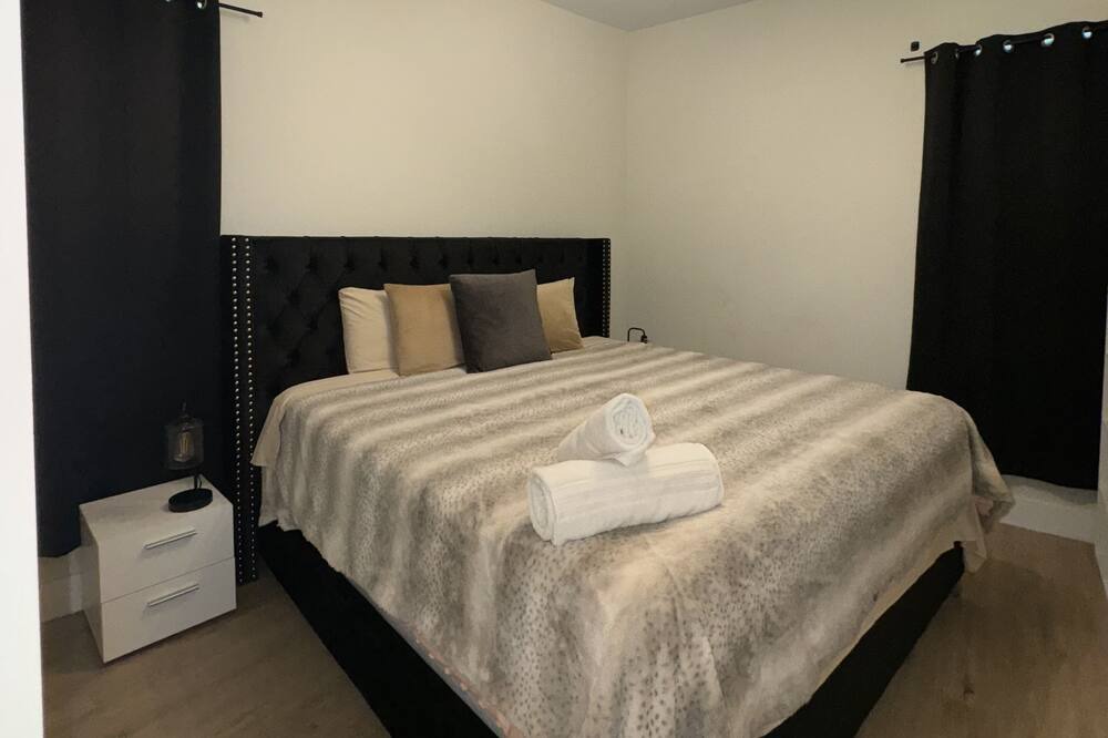 Photo of Bedroom in Orange
