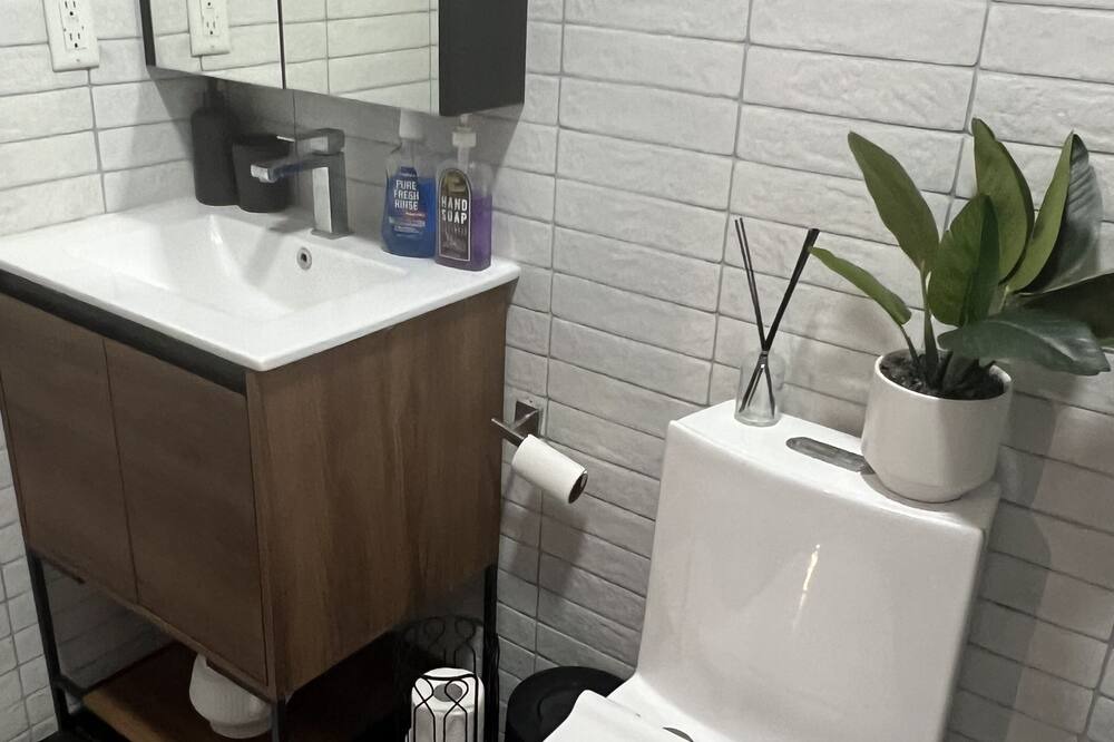 Photo of Bathroom in Orange
