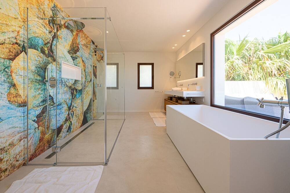 Photo of Bathroom in Puig Manya