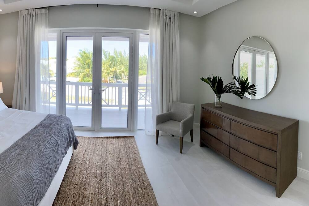 Photo of Bedroom in Palm Cay
