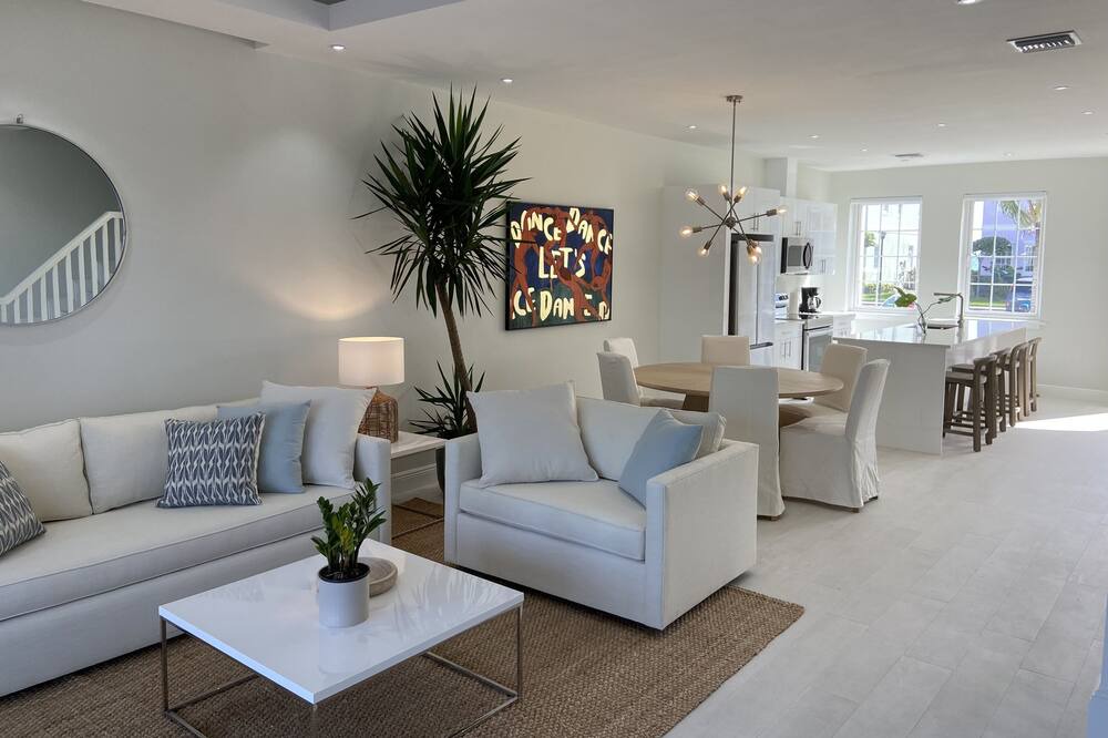 Photo of Livingroom in Palm Cay