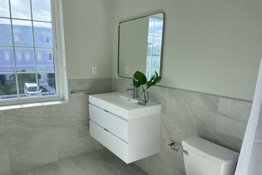 Photo of Bathroom in Palm Cay