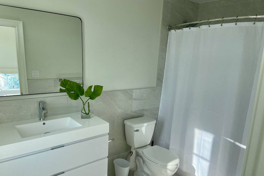 Photo of Bathroom in Palm Cay