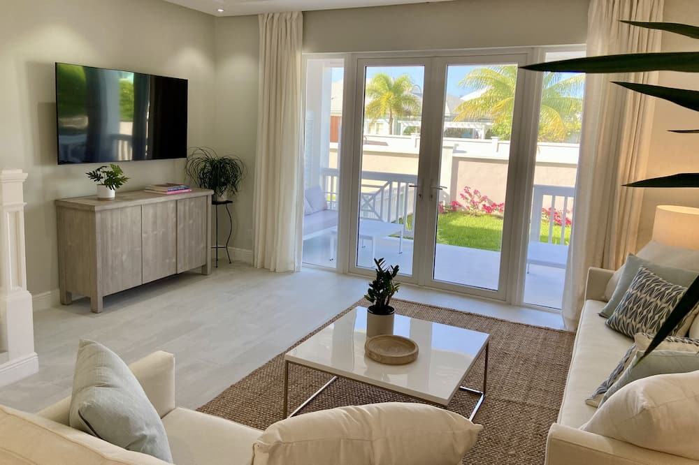 Photo of Livingroom in Palm Cay