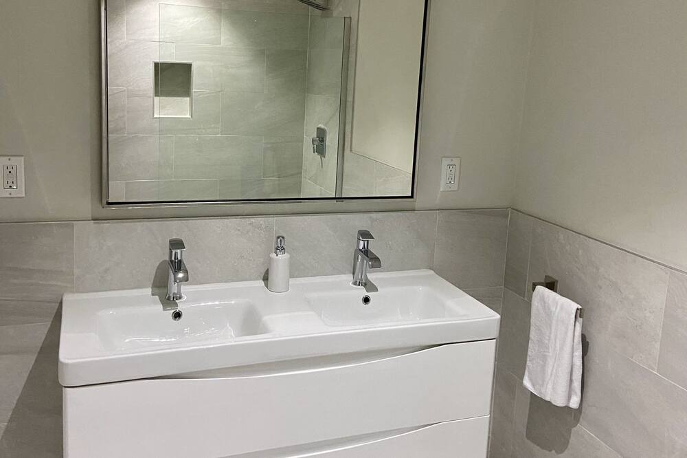 Photo of Bathroom in Palm Cay