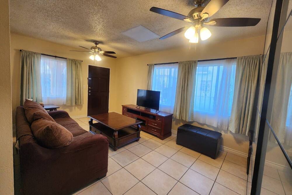Photo of Livingroom in Montebello
