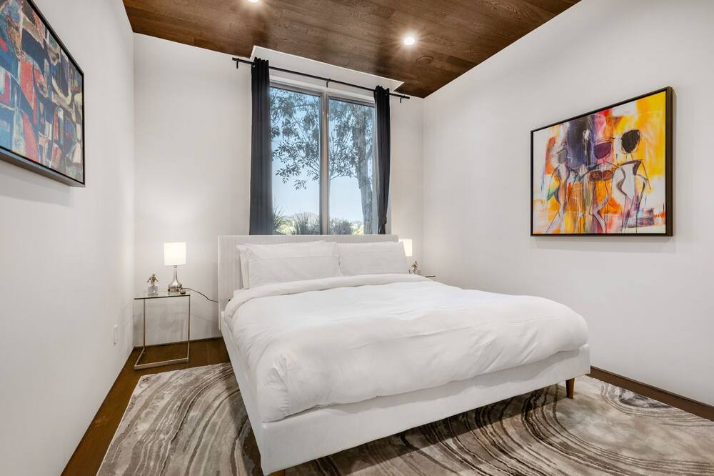 Photo of Bedroom in Hollywood Heights