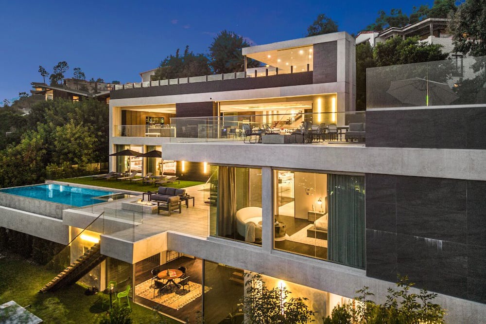 Photo of Outdoor in Hollywood Heights