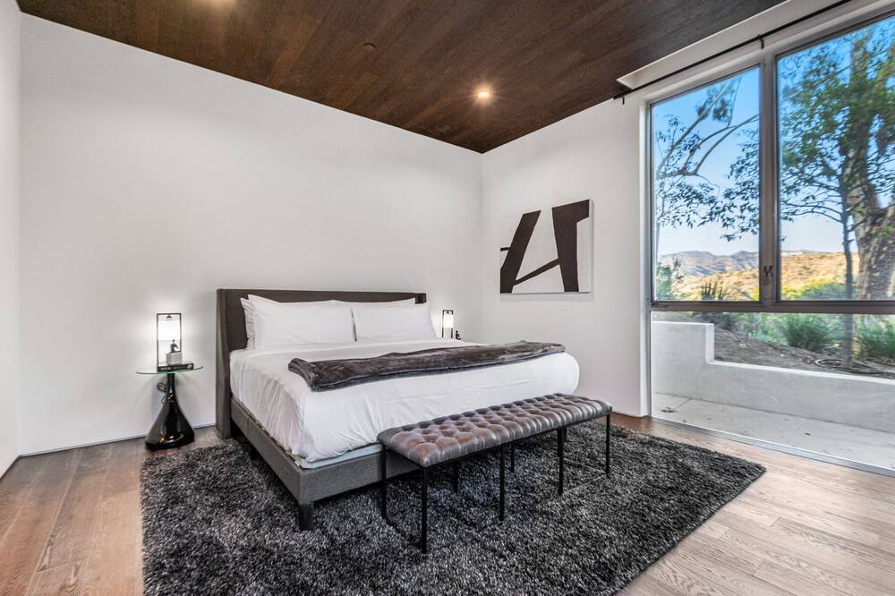 Photo of Bedroom in Hollywood Heights