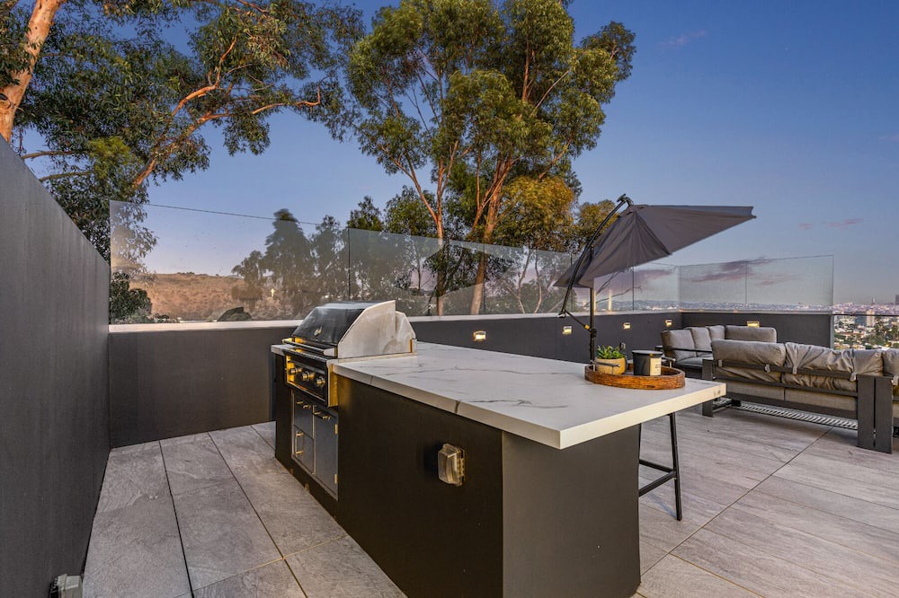 Photo of Outdoor in Hollywood Heights
