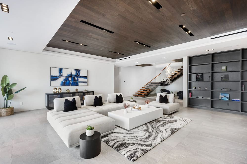 Photo of Livingroom in Hollywood Heights