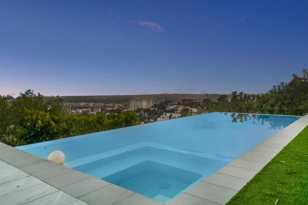 Photo of Outdoor in Hollywood Heights