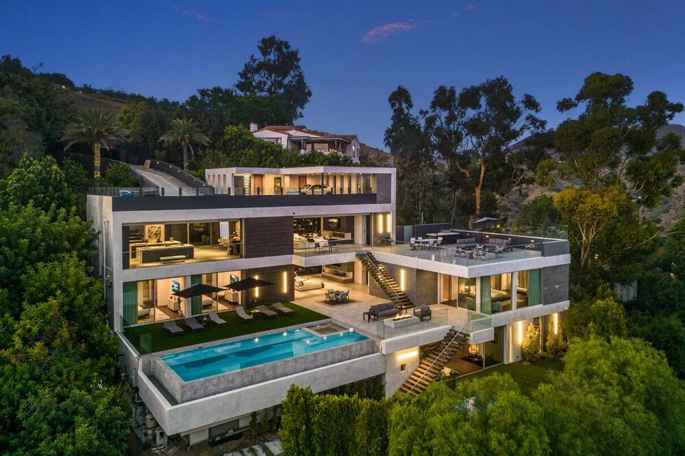 Photo of Outdoor in Hollywood Heights