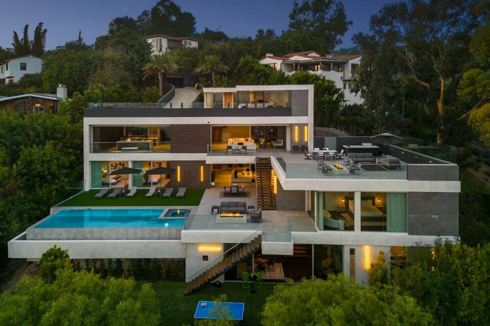 Photo of Outdoor in Hollywood Heights