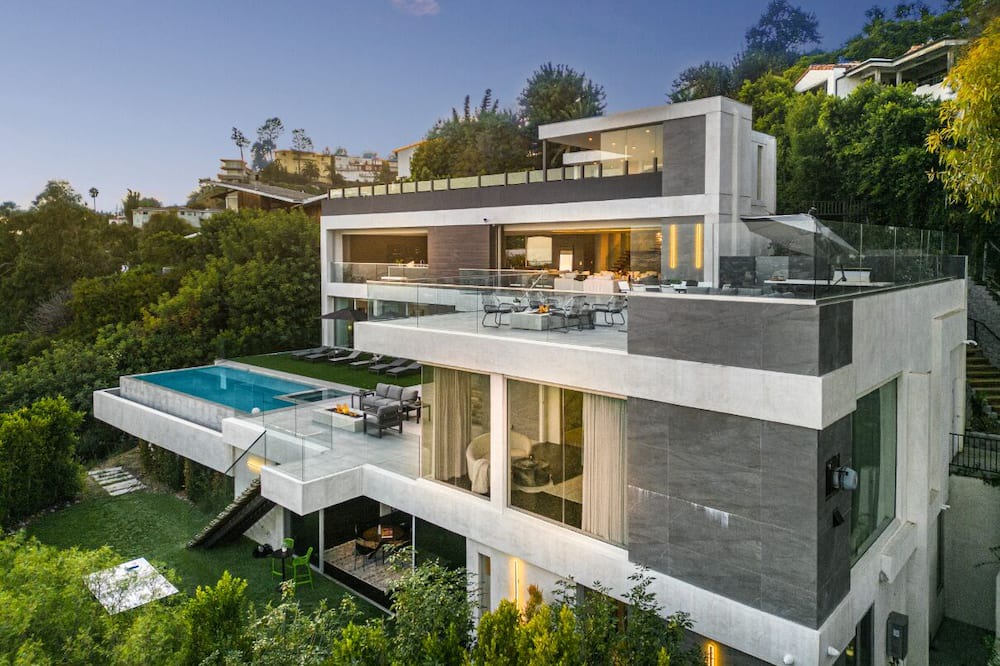 Photo of Outdoor in Hollywood Heights