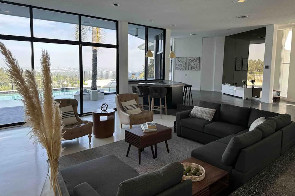 Photo of Livingroom in Bel Air