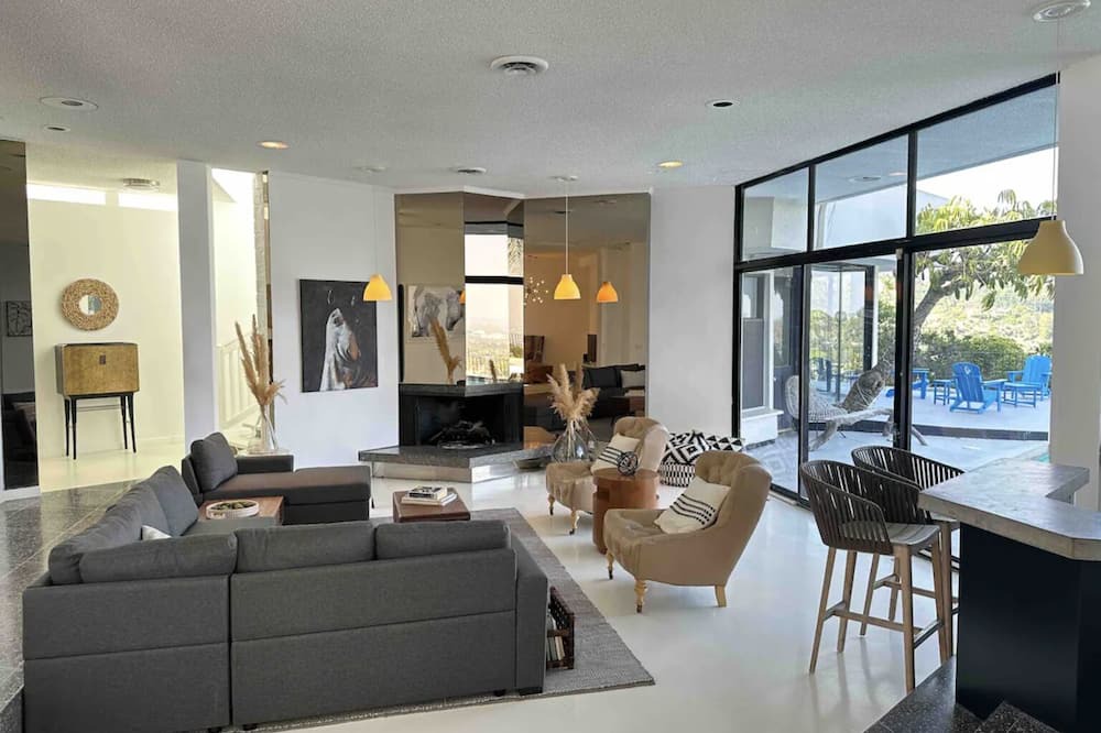 Photo of Livingroom in Bel Air