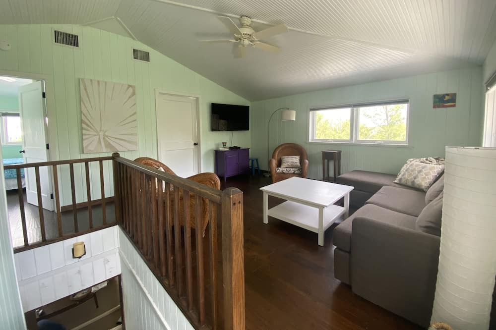 Photo of Bedroom in Green Turtle Cay