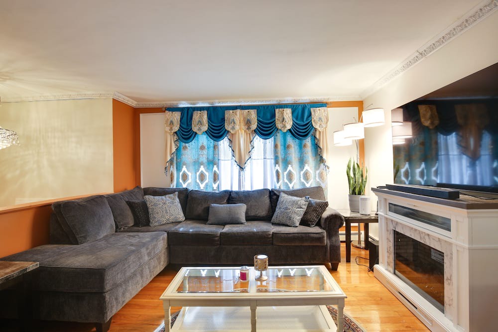Photo of Livingroom in Crown Heights