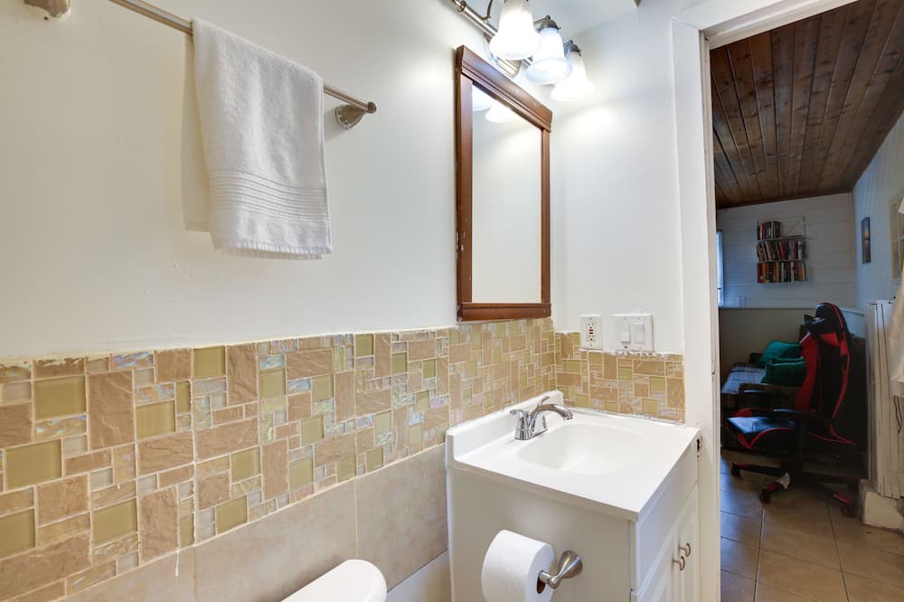Photo of Bathroom in Crown Heights