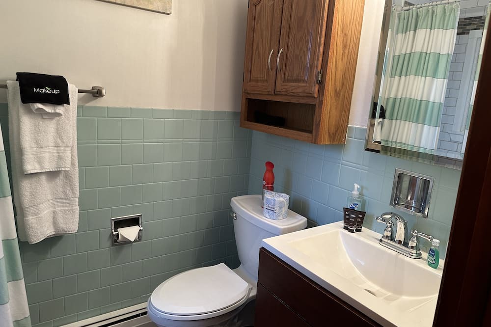 Photo of Bathroom in Dunkirk