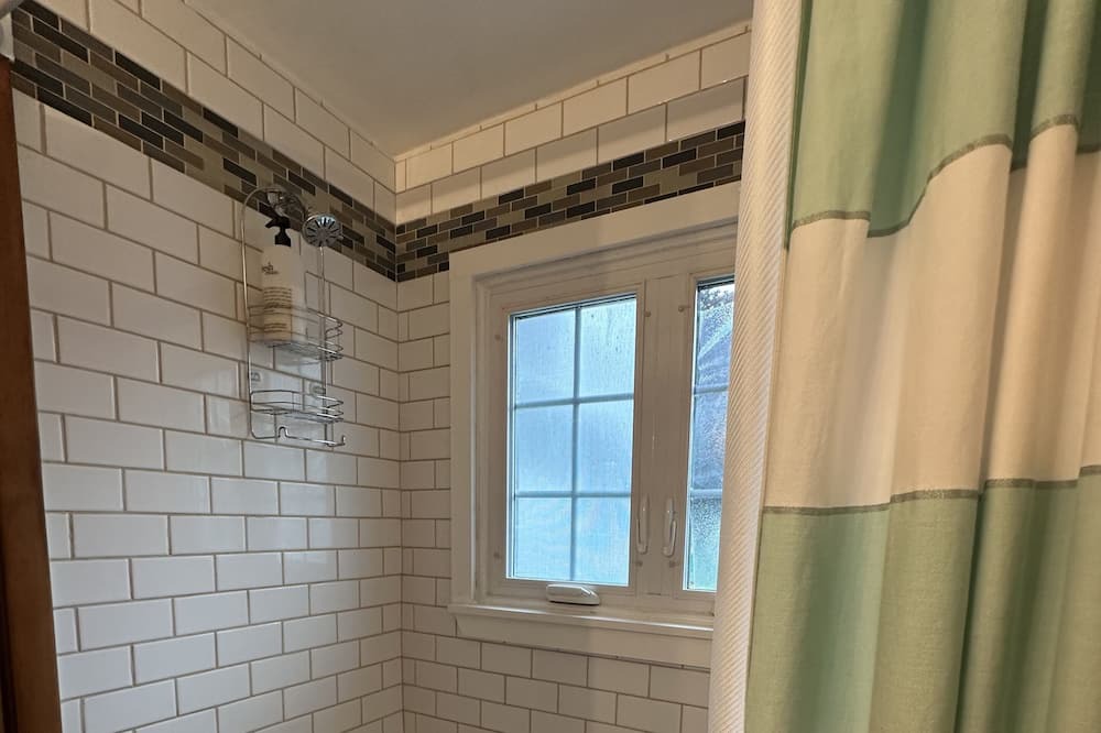 Photo of Bathroom in Dunkirk