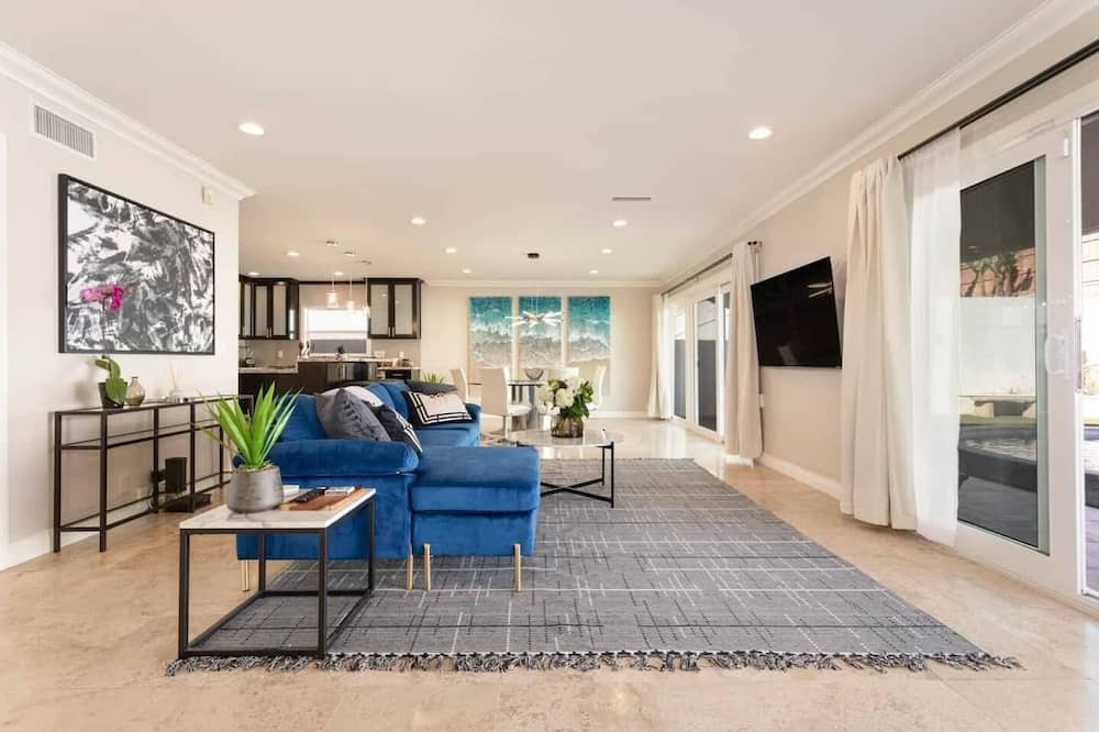 Photo of Livingroom in Ladera Heights