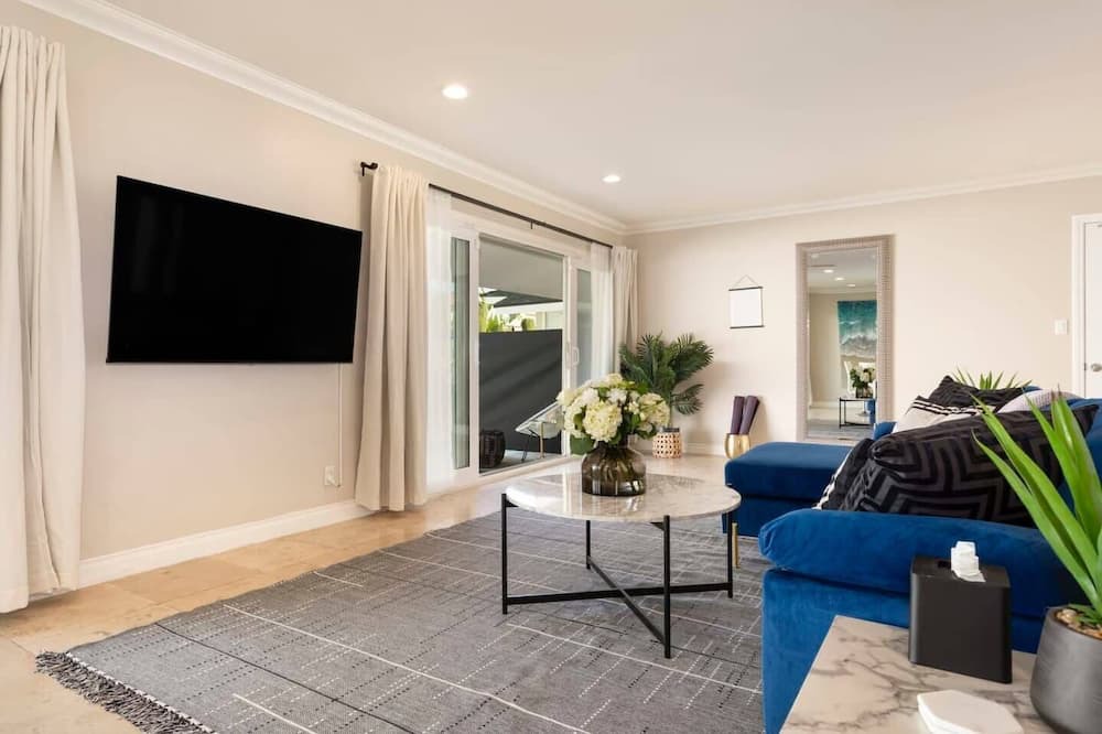 Photo of Livingroom in Ladera Heights