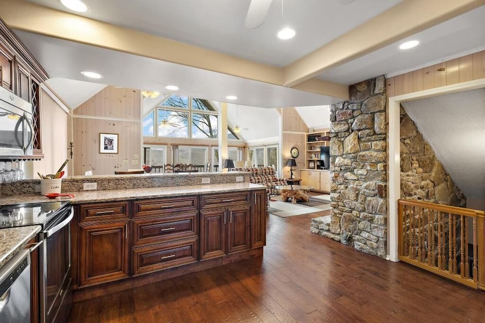 Photo of Kitchen in Seven Devils