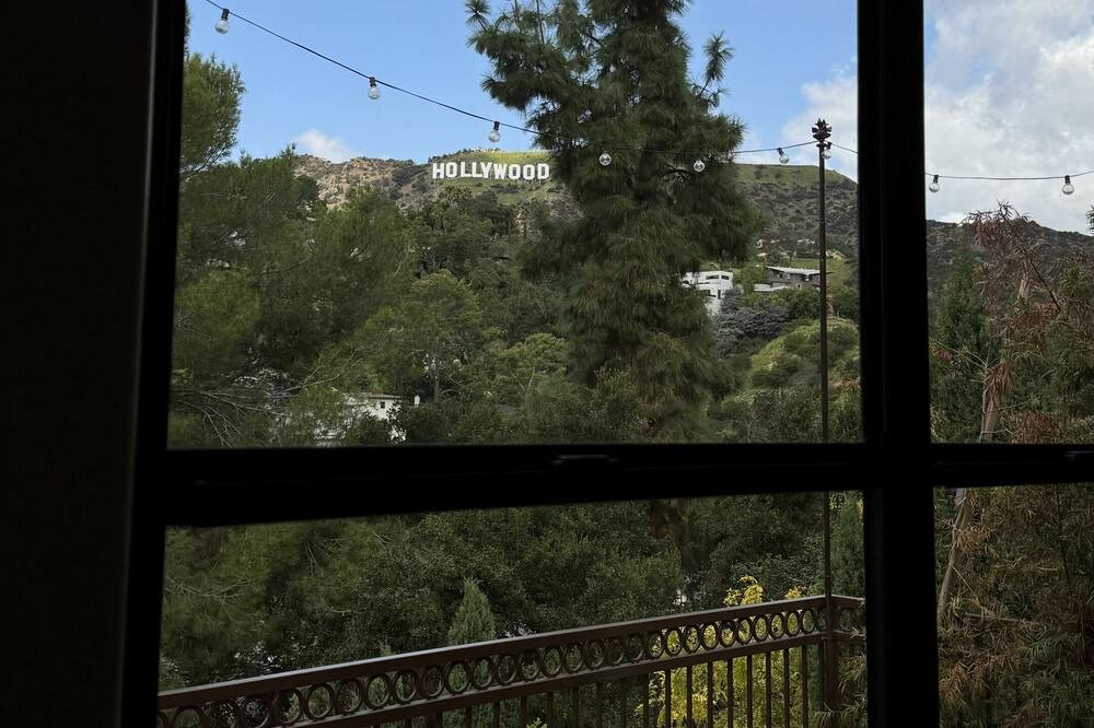 Photo of Patio Balcony in Hollywoodland
