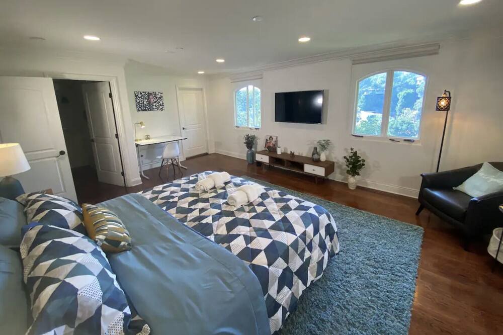 Photo of Bedroom in Hollywoodland