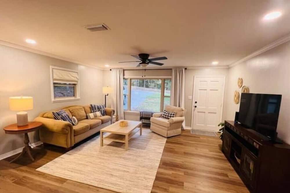 Photo of Livingroom in Jackson