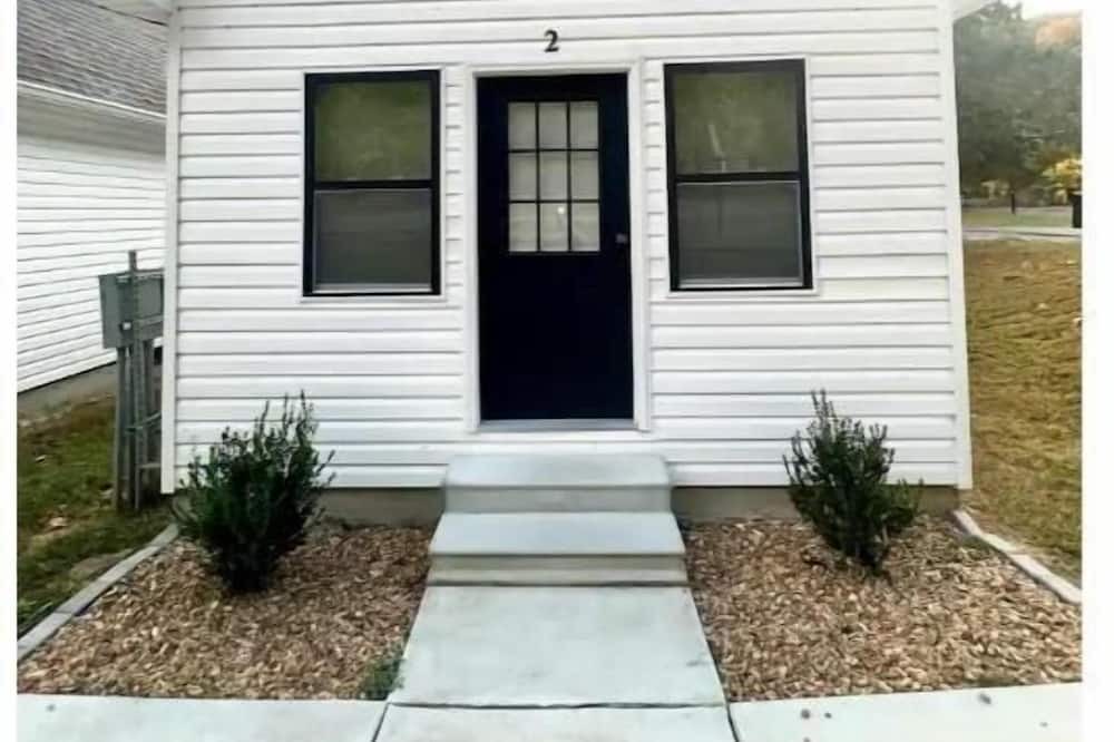 Photo of Outdoor in Groveoak