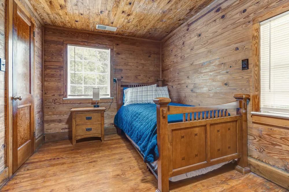Photo of Bedroom in McCalla