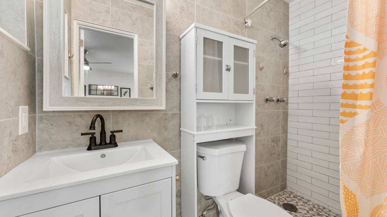 Photo of Bathroom in Cocoa Isles